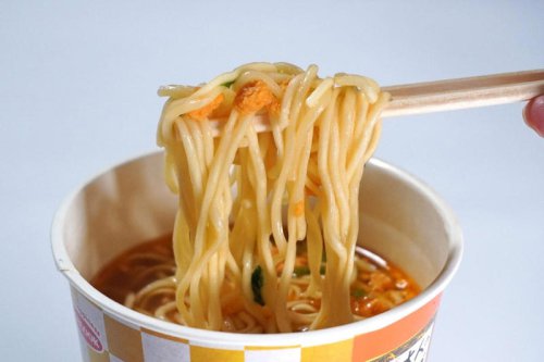 【うに好き感涙のカップ麺？】キワモノと侮るなかれ！エースコック新作「焼うにだし醤油ラーメン」をマニアが速報レビュー