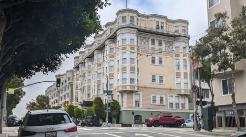 San Francisco's oldest and longest-operating hotel is a California gem with historic charm and affordable rooms