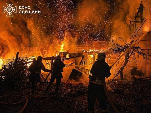 「プーチン政権の生命線が燃えた」ロシア南部港で&ldquo;タンカー・燃料タンク炎上&rdquo;、ドローン戦が激化
