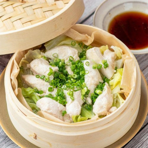 鶏ささみとキャベツのせいろ蒸し, 調理時間：, 材料（2人分）：, 作り方：, 💡おいしく作るポイントは&hellip;&hellip;, 鶏ささみを使った人気レシピはこちらをチェック！「ささみライスペーパー巻き」, 鶏ささみ、一度せいろで蒸したらもうレンチンには戻れない!梅ポン酢で食べるさっぱり蒸し料理のレシピ