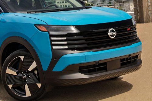 「カッコよくなったのは大歓迎だけど&hellip;」日産のコンパクトSUV新型「キックス」まもなく登場! 欧州車風デザインへの劇的変化にネットがざわつく理由