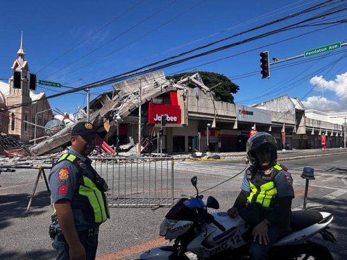 比南部沖でＭ８．２、３２人死亡＝１．４メートルの津波観測