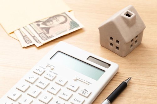 2026年に各自治体で広がる「独自給付金」の事例, 足立区「あだち食料品等物価高支援給付金」, 岡山市「物価高騰対応定額給付金」, 世田谷区「物価高対応子育て応援手当」, そもそも「住民税非課税世帯」とは？定義と判定基準, 住民税が非課税となる人の要件, 「勝手に振り込まれる人」と「申請が必要な人」の違い, 確認書が届いたら必ず開封、転入・家計急変は自分から申請, 参考資料, 【自治体の給付金】1世帯2万円など支給すすむ!「住民税非課税世帯」とは? 自動的に支給される人・申請が必要な人を整理
