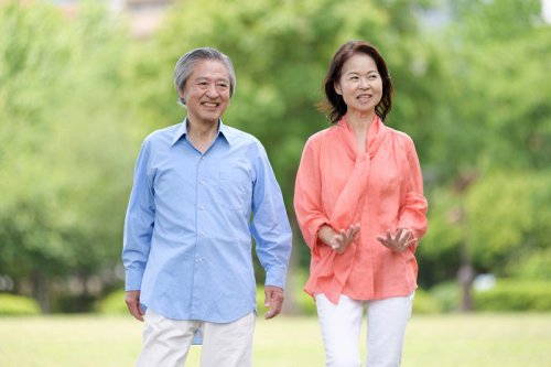 教えてくれた人, 「100年動ける体」への第一歩は「正しい姿勢」にあった, あご・肩甲骨・お腹。体幹を支える3つのポイント, 正しい姿勢のつくり方, 「筋トレだけ」「散歩だけ」では歩く力を維持するのは難しい, 身体機能を維持する5つの要素, 「体の動きをセルフチェック」, 筋トレ＆散歩だけでは不十分! 歩く力を維持する「体幹力」の鍛え方を整形外科専門医が解説