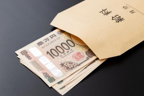 将来受け取れる年金タイプは「国民年金」と「厚生年金」どっち？, 平均年収400万円で38年間働いた場合、厚生年金＋国民年金はいくらもらえる？, 「厚生年金」の受給額はいくら？, 「国民年金」の受給額を試算する, 現在のシニアは「厚生年金＋国民年金」をいくら受け取っている？, 年金からも「税金・社会保険料」が天引きされているので注意, 年金額は「制度・働き方・手取り」をセットで考えよう, 参考資料, 【平均年収400万円で38年間働いた人】厚生年金＋国民年金はいくらもらえる?「年金月額の目安」と天引きされる税金・保険料も解説