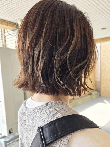 動きで魅せる、切りっぱなしボブ, 筋感が美しい、艶やかな丸みボブ, ヘルシーで大人可愛いレイヤーボブ, こなれ感たっぷりのハイトーンボブ, 「髪型しっくりこない」って人へ! 【40・50代】がこなれる♡「おすすめボブ」