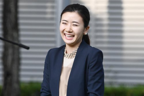 「福原愛」生まれたて第3子とのツーショットが中国SNSで拡散 「台湾にいた頃より幸せそう」と祝福の声
