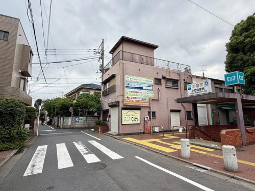 駅の開設が遅く、地下駅のみ, 駅前一等地に2つの小学校, 幹線道路に対する反対運動, 住民が住環境を守った, 住民の手でつくられた再開発されない街, 「駅が開設されたのが遅かった」「地下鉄駅しかない」あと2つは?練馬区と板橋区の境目「小竹向原」が再開発されない理由