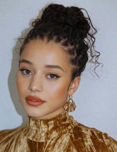 Zendaya, Marsai Martin, Li Jun Li, Chase Infiniti, Yerin Ha, Kiernan Shipka, Keke Palmer, Dua Lipa, Elizabeth Olsen, Jenna Ortega , Zo&euml; Kravitz, Hailey Bieber , Anya Taylor-Joy, Halle Berry , Margot Robbie, Top 15+ celebrity monochrome makeup looks that prove the trend is so versatile