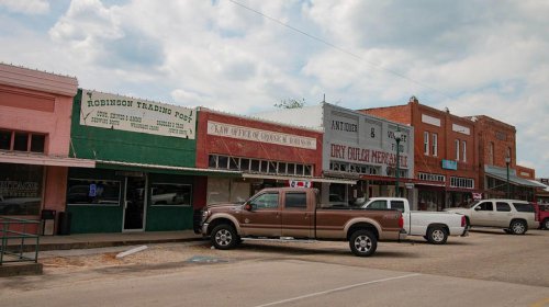 Situated between Houston and Dallas is a quaint Texas city with a historic downtown, local shops, and museums