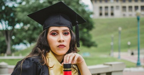 Mom refuses to throw a graduation party for her 18-year-old daughter because she wants her dad to be present