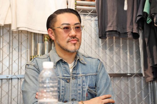 高騰する市場、ヴィンテージTシャツの現在地は?, 「投資目線」の風潮には疑問も, 近年のトレンド「ブランドアーカイブ」とは?, 初心者も見るだけで楽しい、VCM VINTAGE MARKETが古着を楽しむ第一歩に, 昔のGAPやユニクロにも再評価、拡大するヴィンテージ市場の最新トレンド