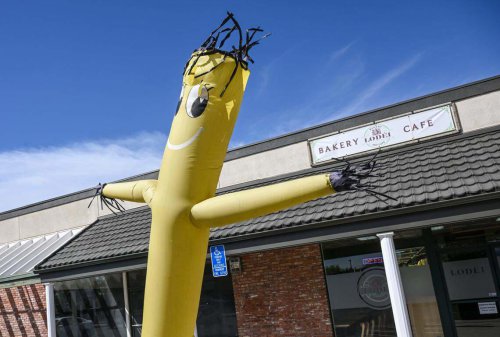 Why a family-run bakery in Fresno doesn't fear Randy's Donuts opening next door