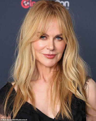 Fans roast Nicole Kidman for her 'wig fail' at CinemaCon in Las Vegas with Sandra Bullock