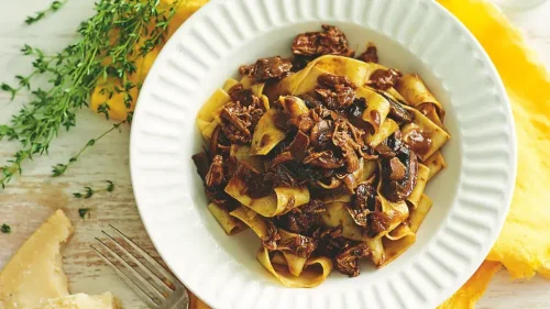Julie Goodwin&rsquo;s slow cooker beef &amp; mushrooms
