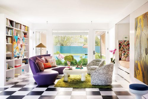 Lena Dunham&rsquo;s 1.5-Bedroom Connecticut Home, Scout Willis&rsquo;s 1,000-Square-Foot Hollywood Home, Milo Ventimiglia&rsquo;s 27-foot Flying Cloud Airstream, Sarah Paulson&rsquo;s 500-Square-Foot Beach House, Sienna Miller&rsquo;s Under-2,000-Square-Foot Cottage, Matthew McConaughey&rsquo;s Malibu Airstream, Think all celebrities live in mansions? 6 stars with small spaces to prove you wrong