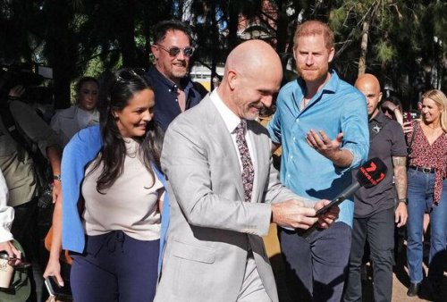 Prince Harry forced to step in as Meghan Markle ambushed on Australia tour