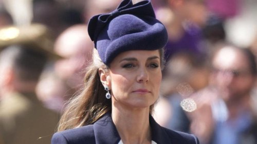 Princess Kate's elegant tailored Anzac Day look as she lays wreath on behalf of King
