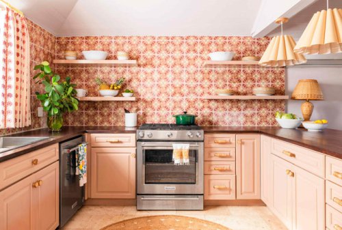 Tour the breezy Bahamas home of Lady A&rsquo;s Charles Kelley&mdash;it's packed with colorful ideas you'll want to copy