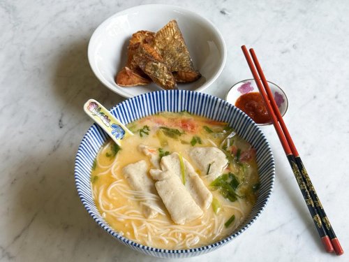 Kampung chicken wantan stall in Restoran Goodview Kopitiam has expanded with a new fish head noodle venture, Moon Fish Head Kitchen