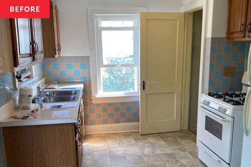 '80s oak kitchen cabinets get a gorgeous blue makeover (no more brown!)
