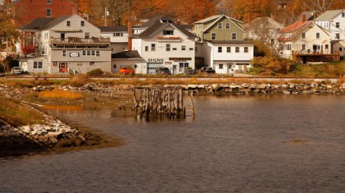 An underrated resort town called Maine's 'prettiest village' brims with waterfront dining and shops