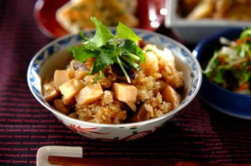 「鶏肉とタケノコのレンジおこわ」の作り方~基本の調理からアレンジまで、旬を味わう「タケノコ」レシピ~