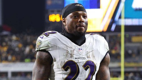 Ravens' Derrick Henry debuts photo of third baby girl with GF Adrianna Rivas