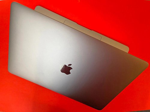 Apple MacBook Air (Late 2020, M1) specifications, Performance, Apps, Battery life and webcam, Design, display, and keyboard, The bottom line, Apple's new MacBook Air blew me away with its long battery life and fast performance, but missing features hold it back from its full potential