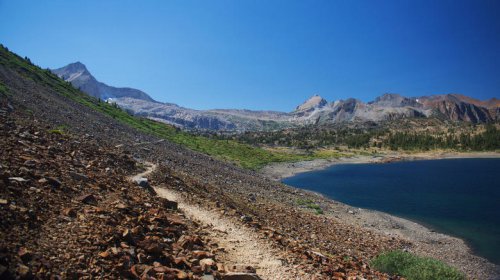 California's highest drive-to campground is an uncrowded hidden gem on a lake just outside Yosemite