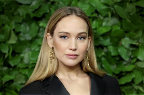 What are hooded eyes?, Get the eyeshadow placement right, Keep your eyeliner understated, Focus on lift, not drama, Go for matte over shimmer, Four expert make-up tips to make hooded eyes look brighter and bigger