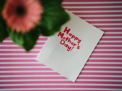 Mother's Day 2026: 8 easy and creative gift ideas for school kids to surprise their moms