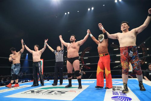 【新日本】タイガーマスクが万雷の拍手の中で福岡ラストマッチ!「31年間ありがとうございました」と感謝の別れ