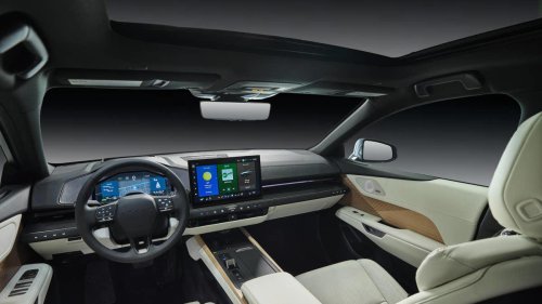 Lexus ES finally has the tech to match its luxury reputation