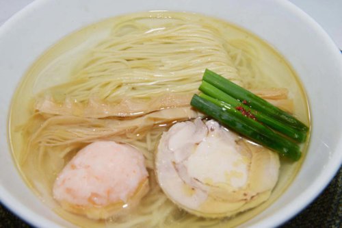 和テイストのつけ麺が絶品。レゲエが前面に出た『Rahmen Yahman（らはめんやまん）』, 『Rahmen Yahman』店舗詳細, 『麺や 金時』の塩らぁ麺は、鶏のうまみ満載の澄み切ったスープに心躍る, 『麺や 金時』店舗詳細, 『横浜家系らーめん 五十三家（いそみや）』のラーメンは濃厚ながらも後味スッキリ, 『横浜家系らーめん 五十三家』店舗詳細, 強烈な個性がある『長男、ほそのたかし』で超極太で超濃厚のつけ麺を堪能, 『長男、ほそのたかし』店舗詳細, 味わい深い一段上の塩ラーメンを『桜台らぁ麺 美志満』で, 『桜台らぁ麺 美志満』店舗詳細, 江古田のおすすめラーメン店5選。上品な端麗系からガツンとした濃厚系など、ワンランク上の個性派ラーメンがそろう