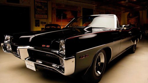 Jay Leno drives a rare 428-powered Pontiac almost nobody remembers