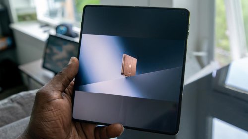 I've tested the Motorola Razr Fold for two weeks, and Samsung has a new reason to be nervous