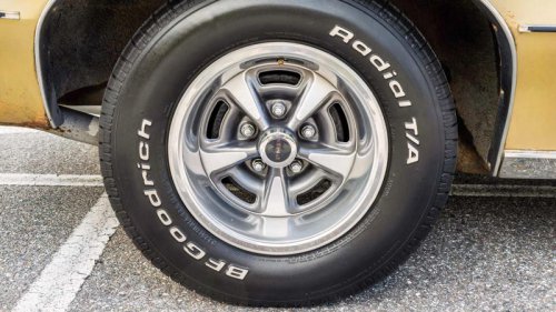             Why Personal Luxury Cars Started Going Soft        ,             Pontiac Built A Gentleman&rsquo;s Express With A Mean Streak        ,             The Line-Balancing Pontiac Grand Prix SJ 428 Was A Step Into The Unknown        ,             The SJ Was Way More Than A Big Engine Car        , The forgotten Pontiac sedan that ran with Ferraris off the lot