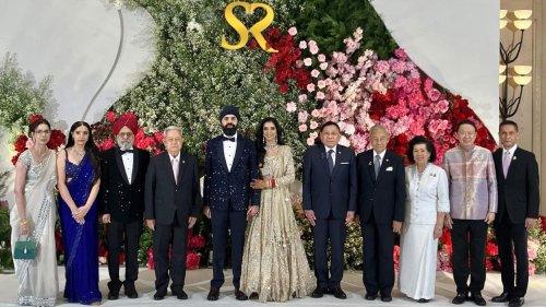 ประธานองคมนตรี ประธานพิธีฉลองมงคลสมรสพระราชทาน สาโรจน์ โกลาตี &ndash; รัชนี อนันตศรีสกุล