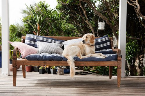 This Is the Right Way to Clean Outdoor Cushions, According to an Expert