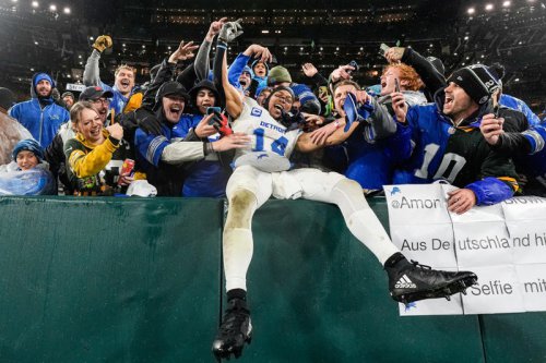 Report: Detroit Lions will play Green Bay Packers Week 1 at Lambeau Field