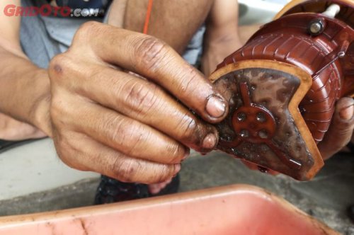 Ini Sebabnya Tangki BBM Yang Kemasukan Air Wajib Ganti Filter Fuel Pump