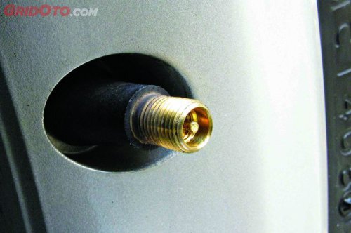 Ini Dampaknya Bila Pentil Mobil Bekas Nggak Pernah Diganti