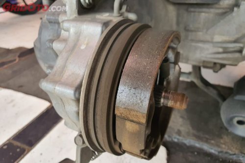 Ganggu Telinga, Ini Cara Hilangkan Bunyi Berdecit Pada Rem Tromol Motor Matik