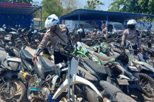 tilang, surat kendaraan, lelang kendaraan, lelang motor, surat-surat motor hasil lelang, Biar Paham, Begini Status Surat-surat Motor Hasil Tilang yang Dilelang Kejaksaan
