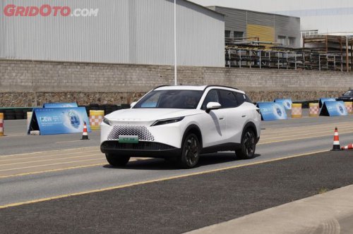 jarak tempuh, Omoda, Omoda 7, Super Hybrid System, OMODA 7 SHS, Mobil Plug-in Hybrid Dengan Jarak Tempuh 1.400 Km