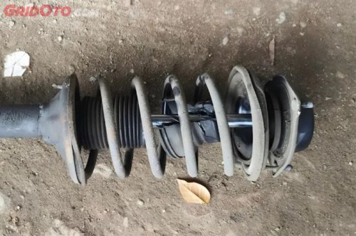 mobil, bocor, shockbreaker, Kaki-kaki, Shockbreaker  mobil, Harus Tahu, Ini Tanda-tanda Shockbreaker Mobil Bocor Ketika Dikendarai