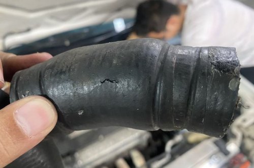 Ini Dampak Selang Radiator Mobil Minta Ganti Dibiarkan, Simak