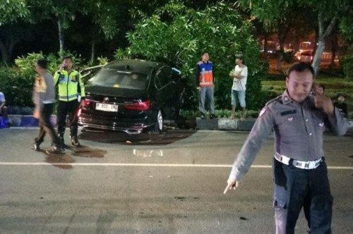 kecelakaan, crash, bmw 7 series, Tol Krian-Gresik, Belajar Dari BMW Terjun di Gresik, Sasis Ringan Tapi Sekuat Samson
