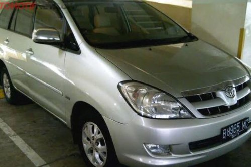 Minat Toyota Kijang Innova Bensin 2005-2007, Segini Kisaran Harganya per Mei 2025